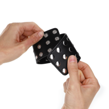 KINK - RETENÇÕES DE PUNHO COM SNAP FASTEN COMPLETO DE REBITES PRETOS AJUSTÁVEIS 19-24 CM X 5,5 CM