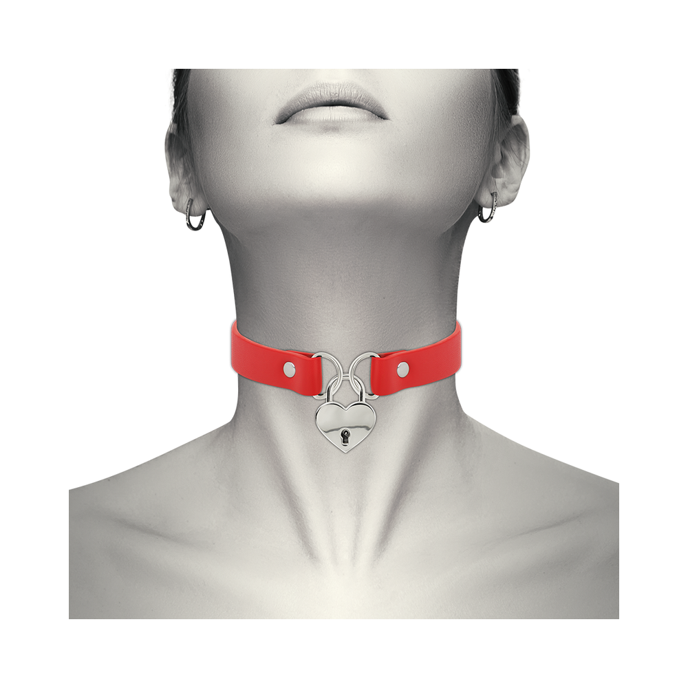 COQUETTE CHIC DESIRE - COLLIER EN CUIR VEGAN ROUGE AVEC ACCESSOIRE COEUR AVEC CL?