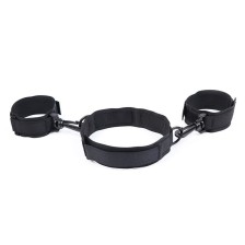 OHMAMA FETISH  NYLON-HALSBAND MIT HANDGELENK-FESSELN