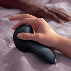 WE-VIBE - SHARED TOUCH DOUBLE-SIDED COUPLES VIBRATOR BLACK